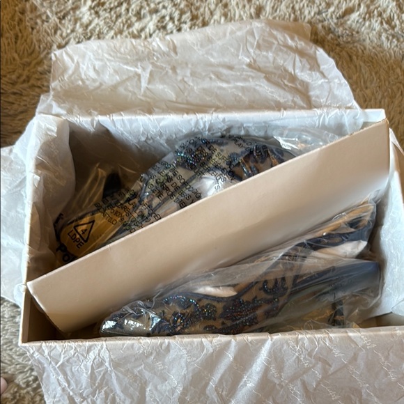 NIB Betsey Johnson Navy Nikki Heels in Original Box with all original packaging - Picture 14 of 14